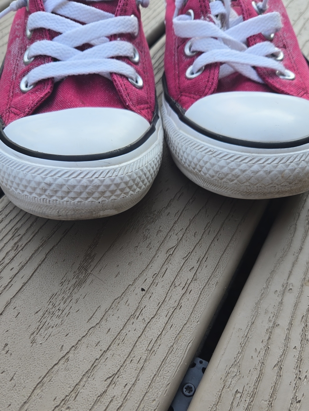 Maroon Shoreline Converse - Picture 4 of 11